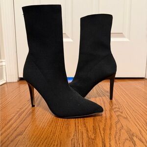 Women’s Express Boots. Size 9. Worn once. Very comfortable.